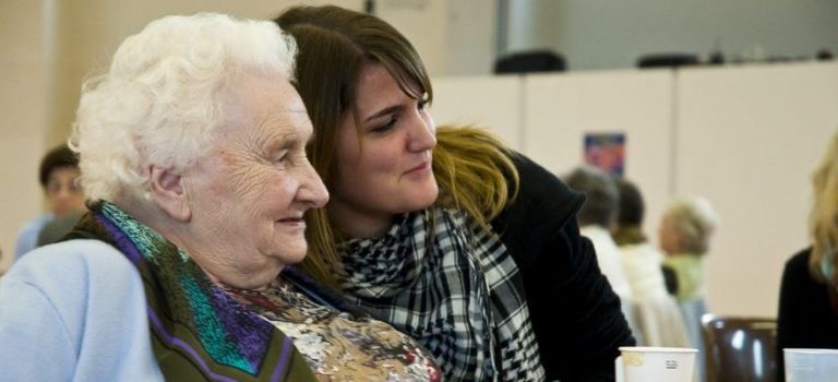 Dementie Dichterbij: bijzondere ontmoetingen tussen studenten en ouderen